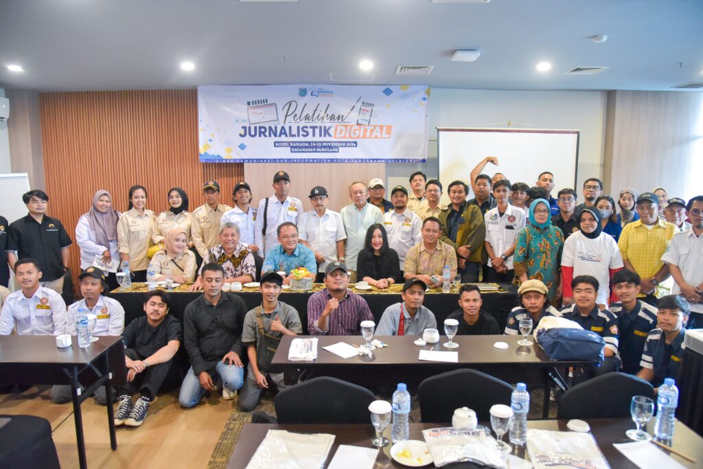 KOMUNITAS SAMBAL - Solidaritas Anak Muda Berbasis Ahlak dan Loyalitas Pelatihan Jurnalistik Digital