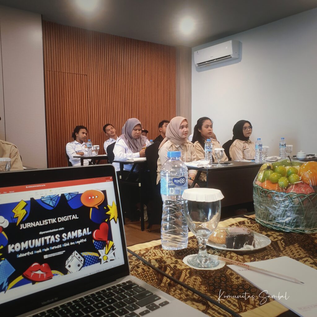 KOMUNITAS SAMBAL - Solidaritas Anak Muda Berbasis Ahlak dan Loyalitas Pelatihan Jurnalistik Digital