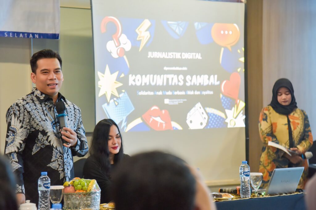 KOMUNITAS SAMBAL - Solidaritas Anak Muda Berbasis Ahlak dan Loyalitas KOMUNITAS SAMBAL - Solidaritas Anak Muda Berbasis Ahlak dan Loyalitas