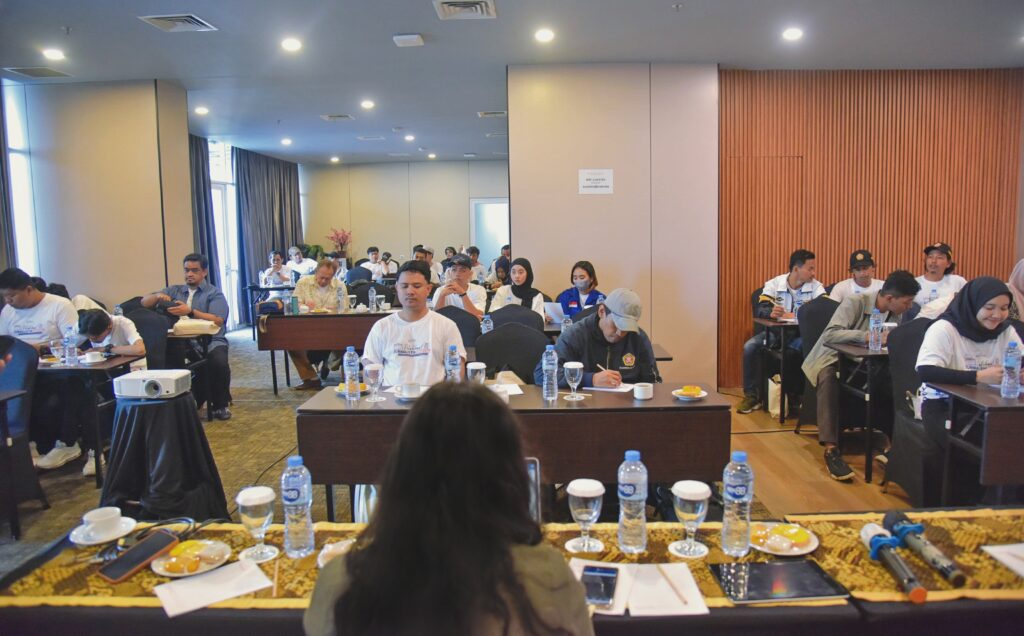 KOMUNITAS SAMBAL - Solidaritas Anak Muda Berbasis Ahlak dan Loyalitas Pelatihan Jurnalistik Digital