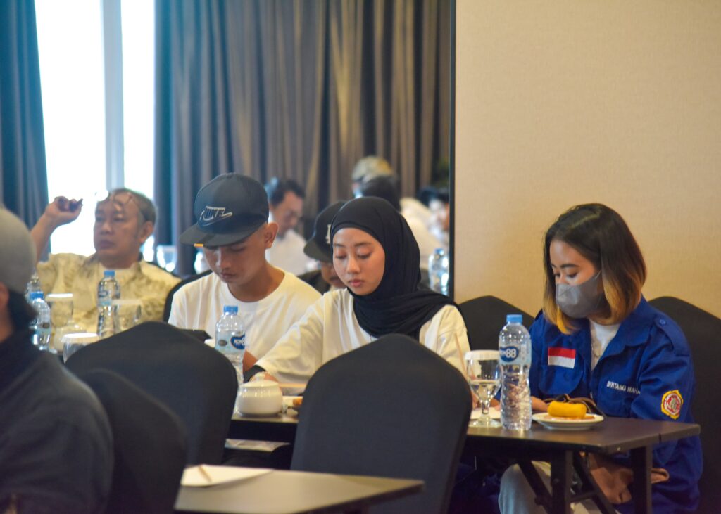 KOMUNITAS SAMBAL - Solidaritas Anak Muda Berbasis Ahlak dan Loyalitas Pelatihan Jurnalistik Digital